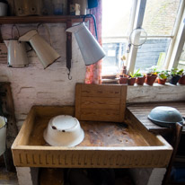 Manor Farm Country Park - 04 April 2016 / Inside the farm